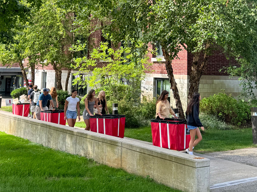 Hundreds Of Students Move In To Molloy University | Molloy University